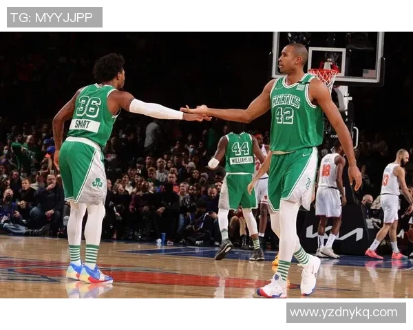 名嘴直言绿军实力被高估本赛季难进东决遇到尼克斯或骑士恐提前出局 名嘴直言绿军实力被高估本赛季难进东决遇到尼克斯或骑士恐提前出局